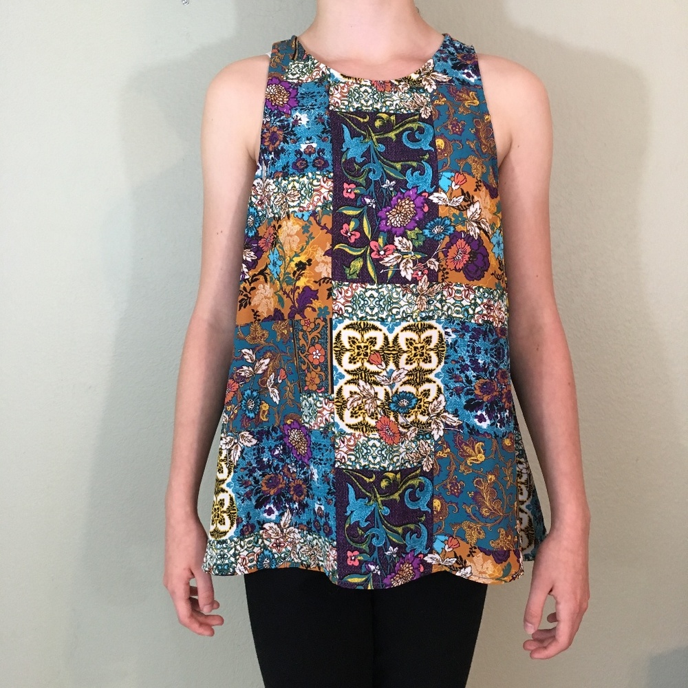 Eyeshadow High-Low Crew Neck Top, Juniors Size M